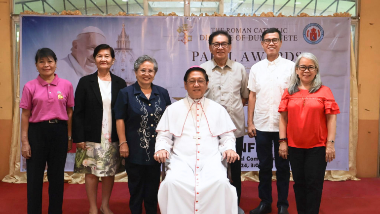 Chín người Philippines nhận giải thưởng Giáo hoàng
